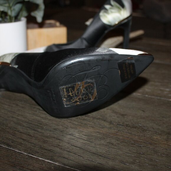 TED BAKER MELNIP BLACK & WHITE FLORAL MELNIP PUMP 7.5 us euro 38 euc - Picture 5 of 7